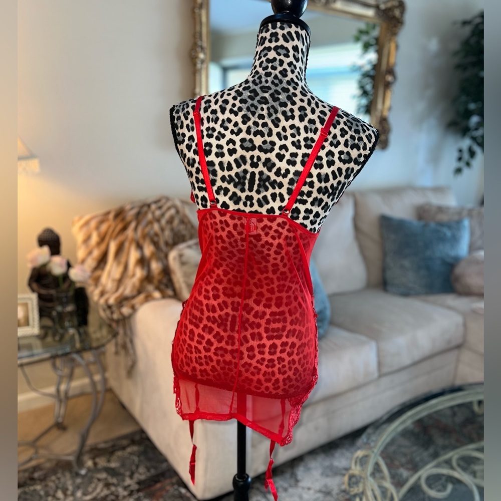 𝐋𝐨𝐯𝐞𝐫𝐬 𝐋𝐚𝐧𝐞 Red Nighty - Picture 3 of 6